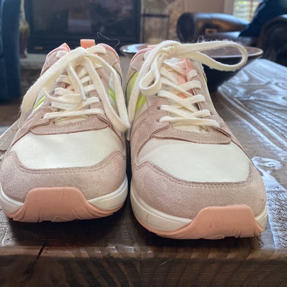 Vionic sneakers - Picture 8 of 14